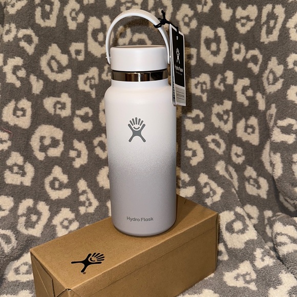 Hydro Flask Other - New Hydro Flask 32oz Wide Flex Cap Limited Edition Moonlight 😍